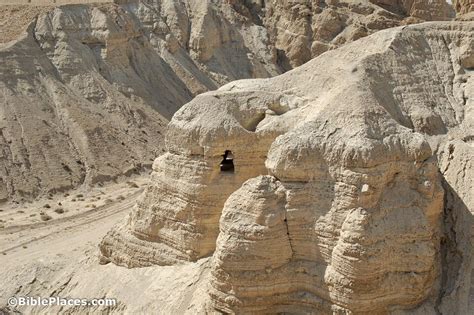 Qumran Caves (BiblePlaces.com)