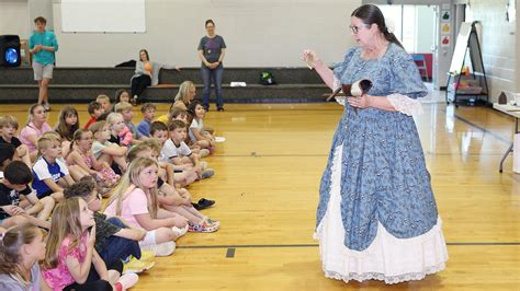 Students Take A Field Trip Through Kearney's Past, Present and Future - Kearney School District