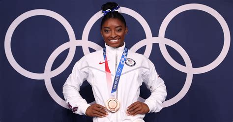 Stars Congratulate Simone Biles on Olympic Bronze Win | PS Celebrity