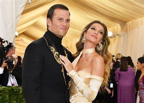 Tom Brady Wife / Tom Brady honors wife Gisele Bündchen in wedding ...