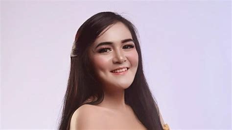 Deretan Wanita Cantik Mantan Istri Andika Mahesa - Halaman 5