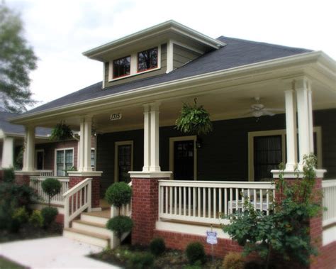 Best Hip Roof Porch Design Ideas & Remodel Pictures | Houzz