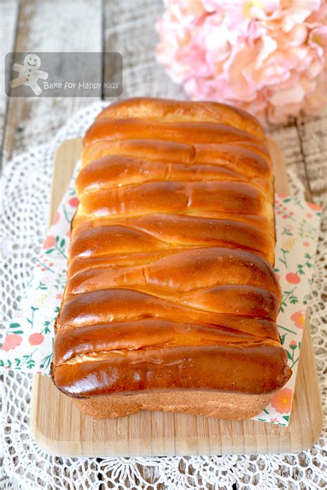 Bake for Happy Kids: Super Soft Golden Pai Bao 排包 / Roti Sisir with ...