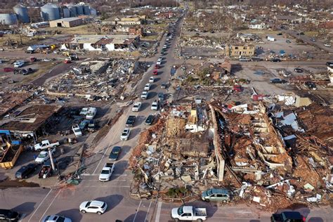 Mayfield, Ky. Picture | Deadly tornadoes devastate South, Midwest - ABC ...