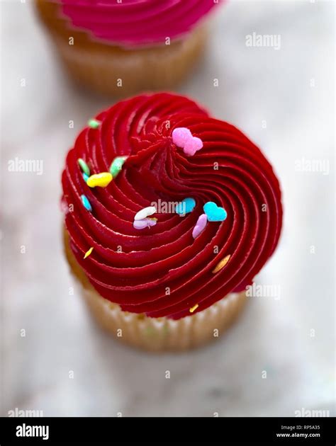 Cupcake on marble board hi-res stock photography and images - Alamy