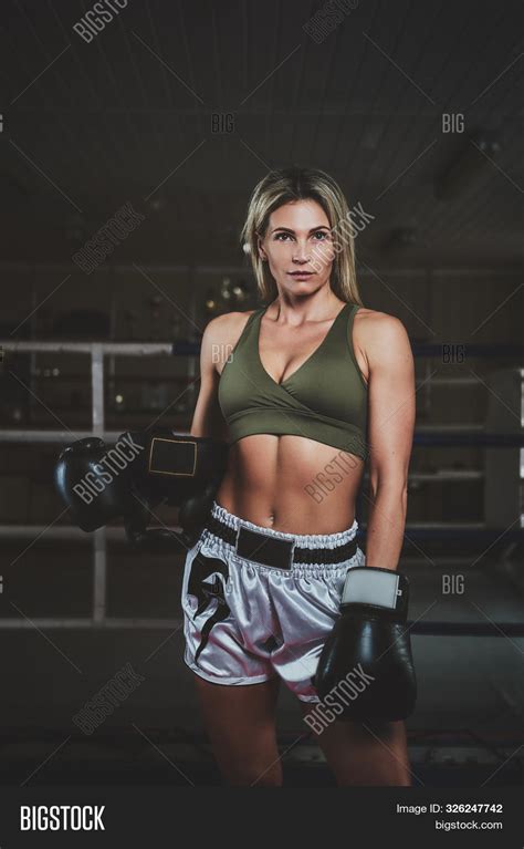 Beautiful Female Boxer Image & Photo (Free Trial) | Bigstock