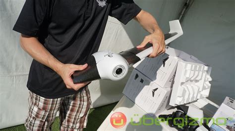 Parrot Disco Fixed-wing Drone Review: Hands-on | Ubergizmo