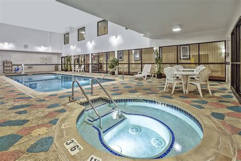 Park Sleep Fly Packages at Hampton Inn Detroit Belleville Airport Area from $119/night (2020)