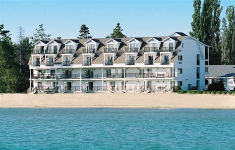 Mackinaw City Hotels - Quality Inn & Suites Beachfront Hotel