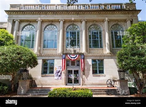 Newton, NC, USA-9/2/18: The old Catawba County Courthouse, built in 1924, now functions as a ...