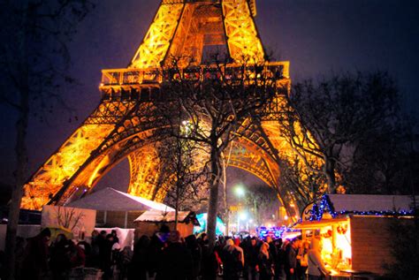 The Eiffel Tower at Christmas time - French Moments