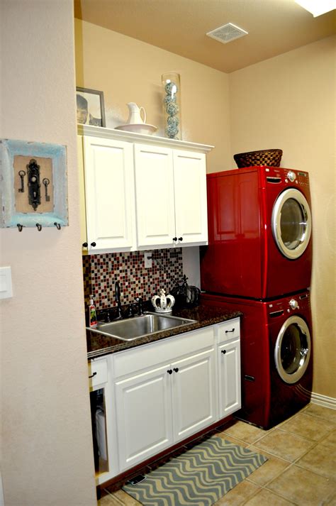 I love the back splash and the red washer and dryers | Red laundry ...