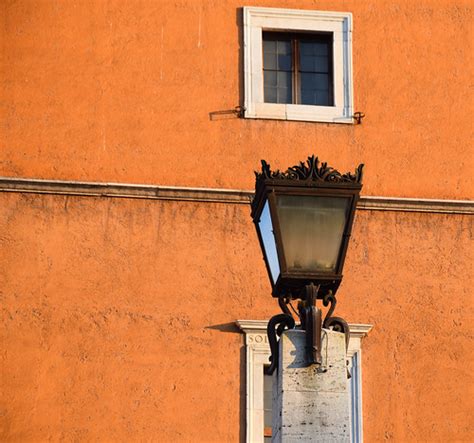 Street light | Rome, Italy | Maria Eklind | Flickr