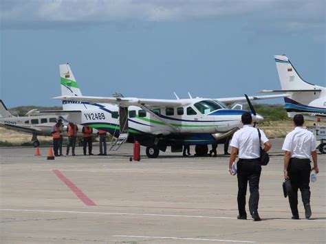 Los Roques Flights - Book your flight from Caracas here