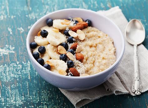 What Happens When You Eat Oatmeal Every Day? We Asked RDs