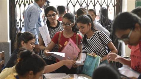 Delhi University announces first cut-off list, Hindu College cut off is ...