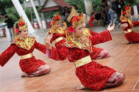 Budaya Sumatera Selatan - THE COLOUR OF INDONESIA