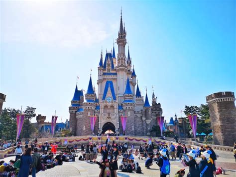 20 Best Tokyo Disneyland Rides You Shouldn’t Skip for All