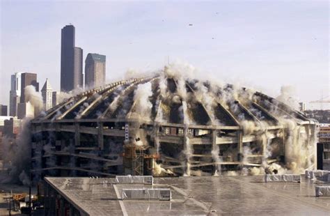 Pure Squid: Amazing pictures of building IMPLODING