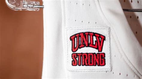 Runnin' Rebels basketball team reveals 'UNLV Strong' patch