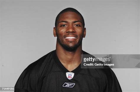 Ryan Clark of the Pittsburgh Steelers poses for his 2006 NFL headshot... News Photo - Getty Images