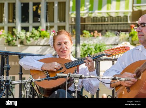 Bandurria instrument hi-res stock photography and images - Alamy