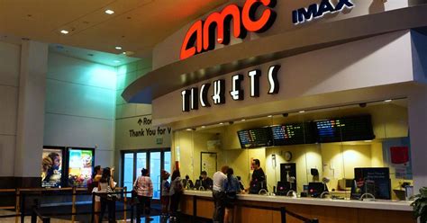 AMC Theatres escapes bankruptcy thanks to $917M cash infusion from ...