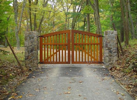 Wooden Driveway Gates | Tri State Gate | Wood gates driveway, Driveway ...