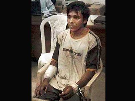 Lawyers who defended Kasab in High Court, yet to get their fees - Oneindia News