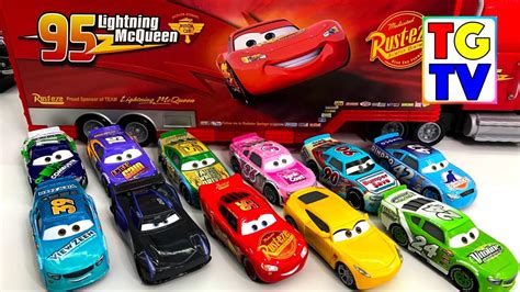 Disney Cars 3 Lightning McQueen Piston Cup Racers - YouTube