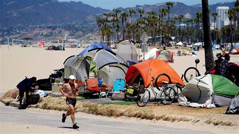 Deadline extended for homeless to leave Venice Boardwalk