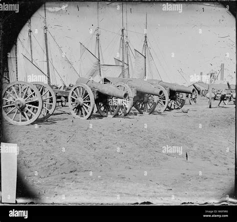 Artillery (heavy guns Stock Photo - Alamy