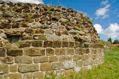 Bolingbroke Castle, Lincolnshire Travel Guide