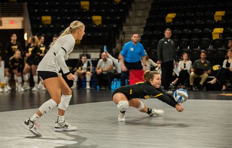 Iowa women’s volleyball wraps up Hawkeye Invitational, highlights depth ...