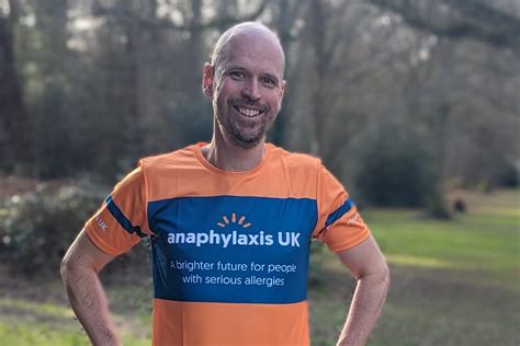 Allergy dad takes on the TCS London Marathon 2024 for his girls | Anaphylaxis UK