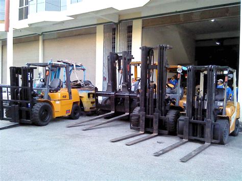 Forklift Rental | EASY MOVE LOGISTICS