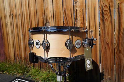 DW Design Series - Natural Satin Lacquer - 6 x 14" Maple Snare Drum