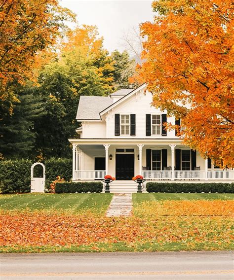 Manchester Vermont Fall Foliage Tour | Autumn home, Vermont fall, New england homes