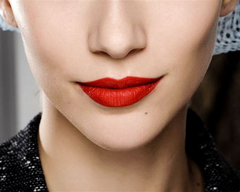 How To Master The Matte Lip Bright Red Lipstick, Lipstick Shades, Matte ...