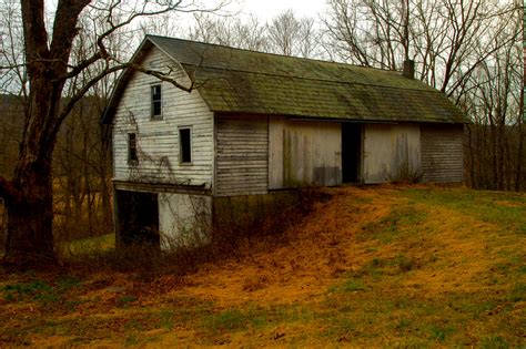 Pennsylvania Dutch Bank Barn in Winter | Built in 1910 as a … | Flickr