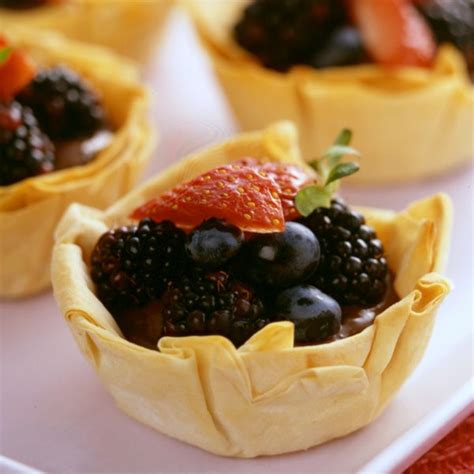 PHYLLO CUPS WITH CHOCOLATE MOUSSE AND FRESH FRUIT Recipe