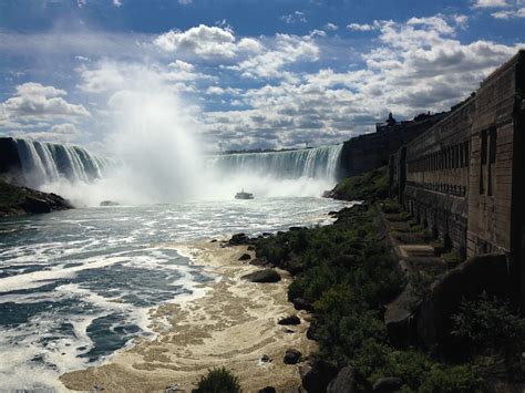 Here's what it's like to zipline at (but not over) Niagara Falls