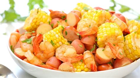 Easy Seafood Boil with Shrimp, Corn, Sausage & Potatoes | The Perfect ...