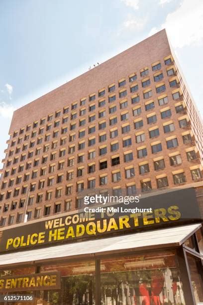 Manhattan Police Headquarters Photos and Premium High Res Pictures ...