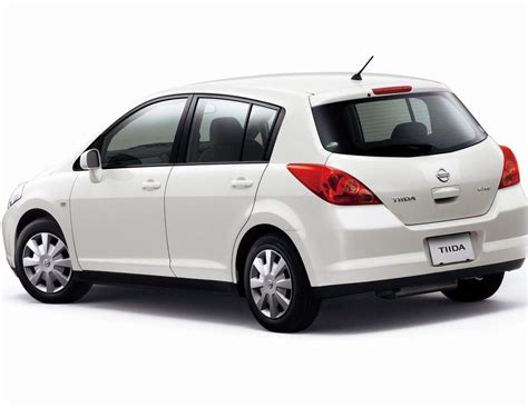 Nissan Tiida Hatchback Photos and Specs. Photo: Tiida Hatchback Nissan ...