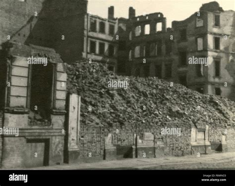 Berlin Ruins War High Resolution Stock Photography and Images - Alamy