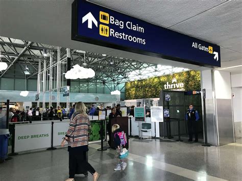 Oakland airport security gets a green makeover [PHOTOS]