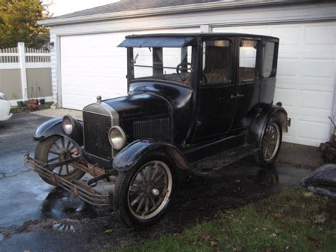 1927 Ford Model T Fordor for sale: photos, technical specifications, description