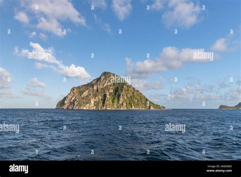 Uninhabited islands hi-res stock photography and images - Alamy