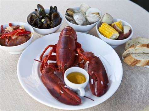 12 Best Restaurants in Newport for Seafood and More